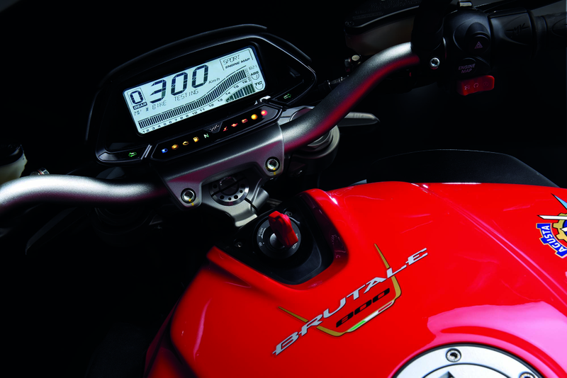 Illustration for article titled 2016 MV Agusta Brutale 800 And Lewis Hamilton Dragster RR: Small Changes And More Bling
